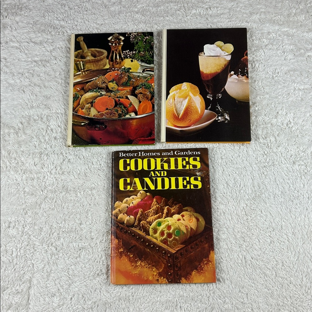 Vintage 60s 70s cookbook Bundle - Casseroles, desserts, cookies lot of 3
